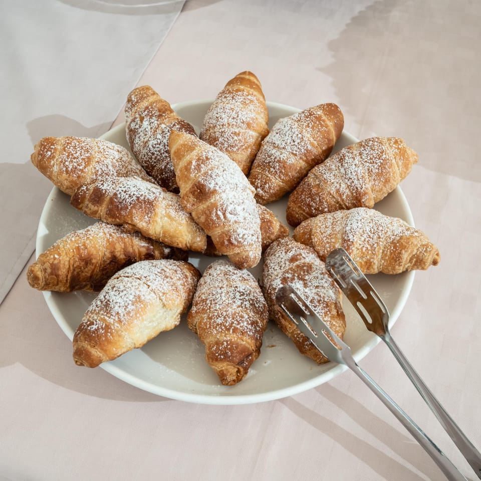 Breakfast, Continental breakfast