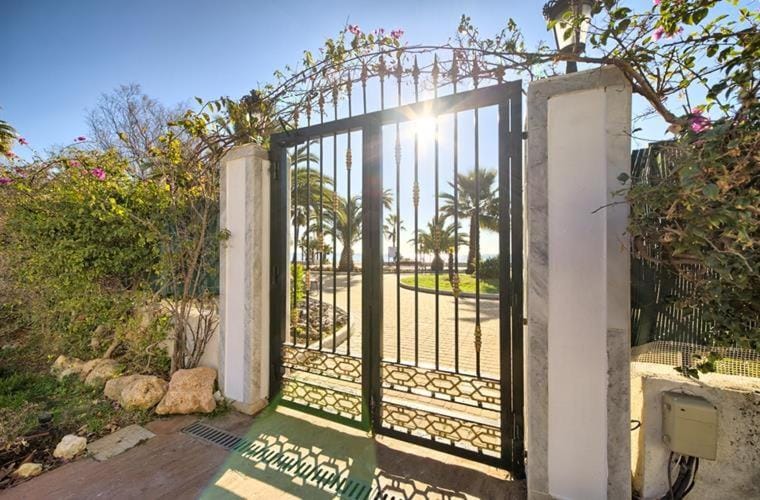 First Line Apartment in Puerto Banus Apartment in Marbella