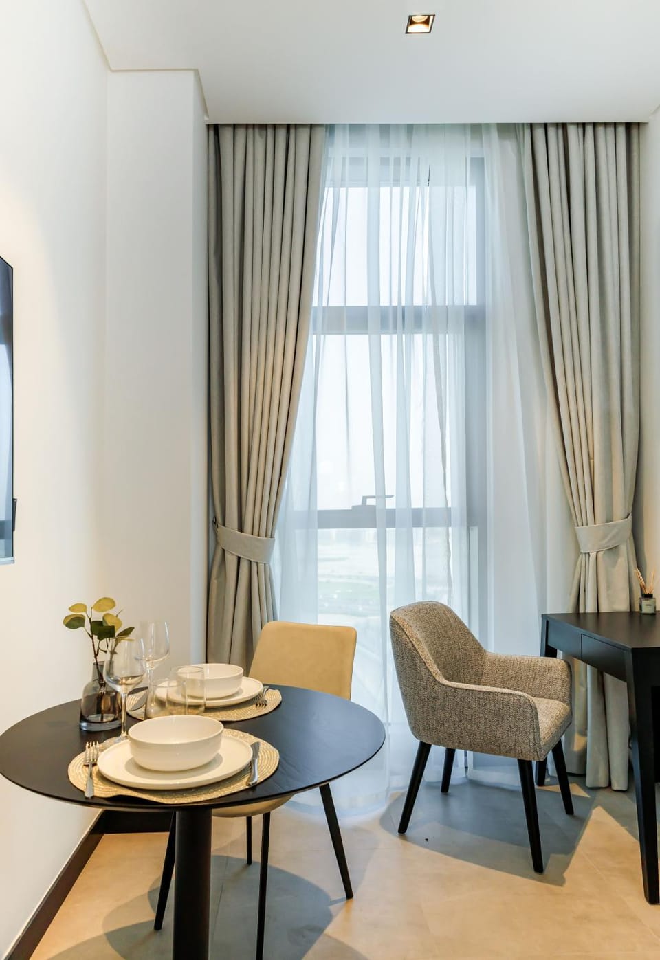 Seating area, Dining area