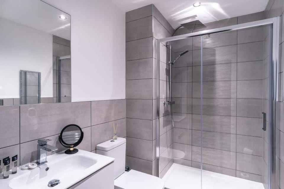 Stay Zeni, Alexandra Rise Manchester Fab Studio Apartment in Stretford