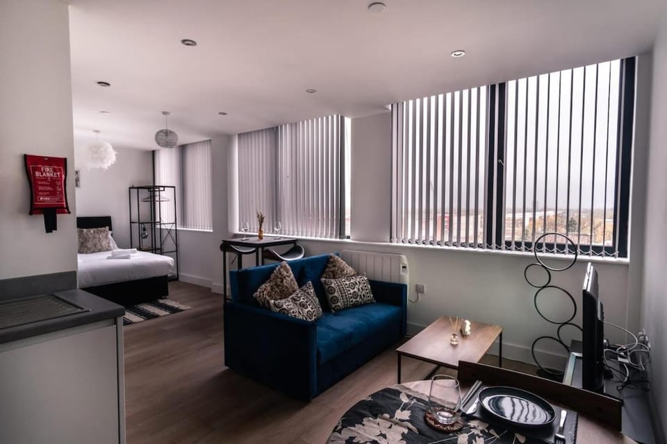 Stay Zeni, Alexandra Rise Manchester Fab Studio Apartment in Stretford