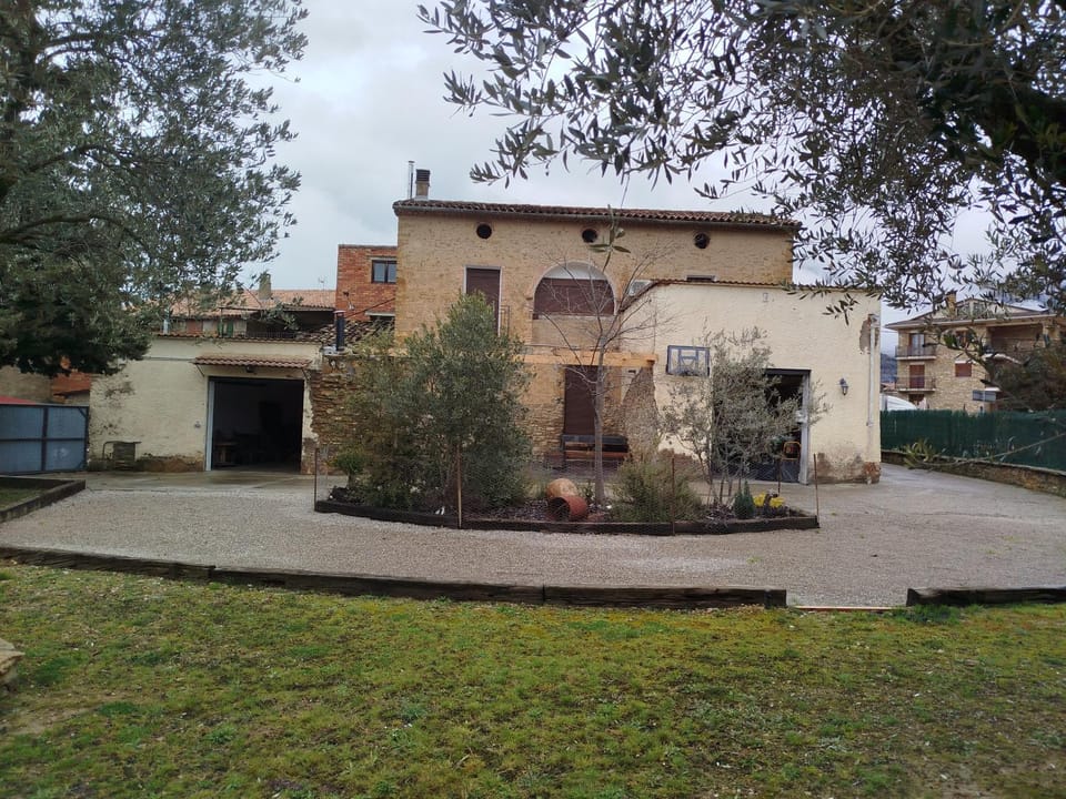 Property building, Day, Garden, Garden view