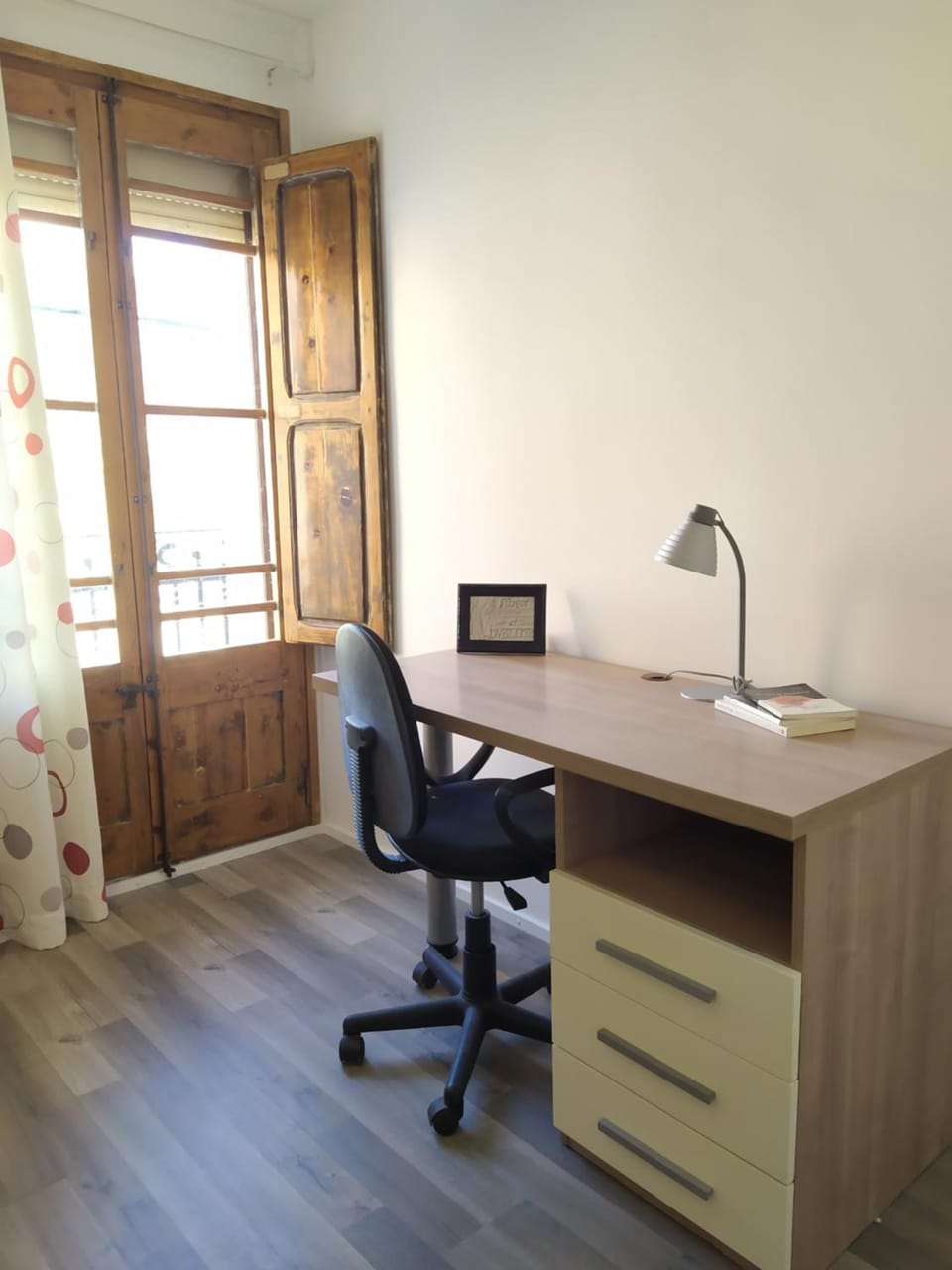 Photo of the whole room