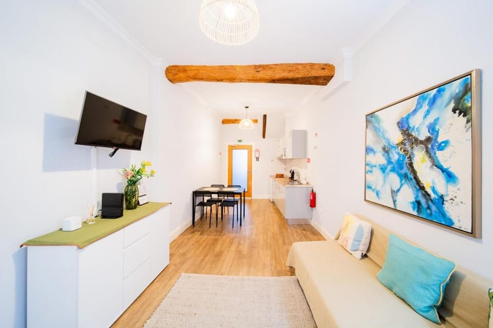 Communal lounge/ TV room, TV and multimedia, Kitchen or kitchenette
