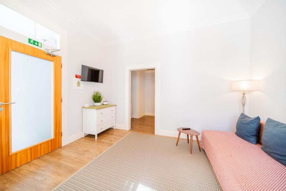 Communal lounge/ TV room, Living room