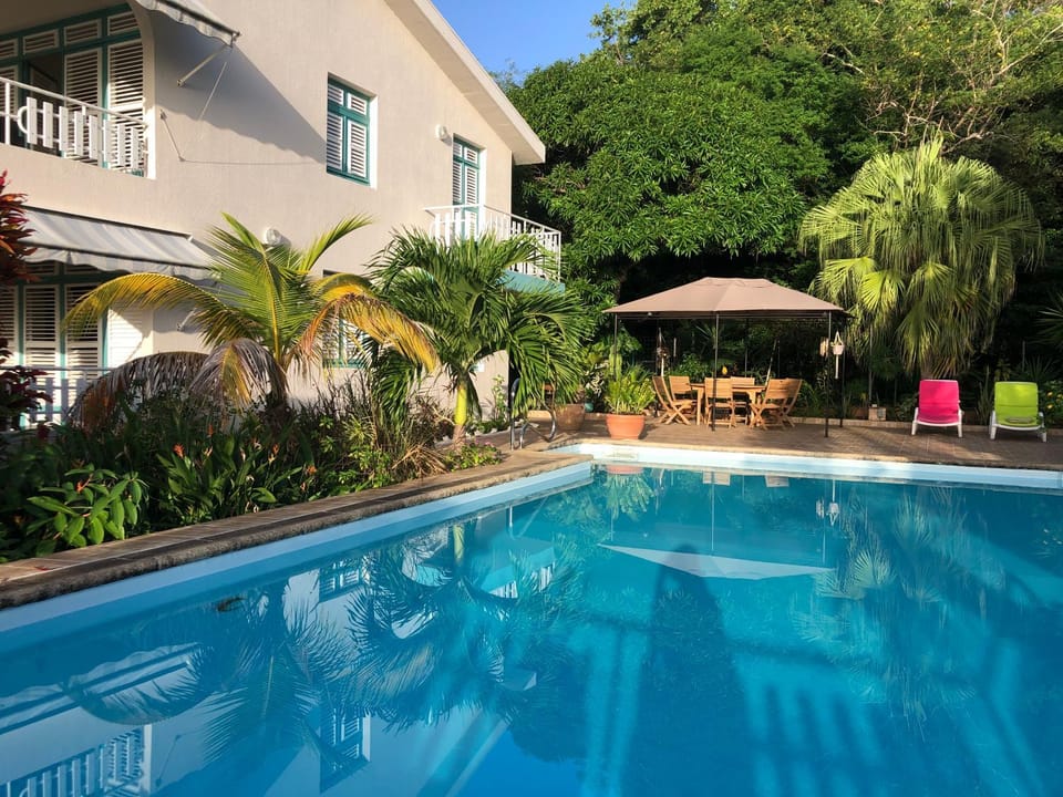 Property building, Garden, Garden view, Pool view, Swimming pool