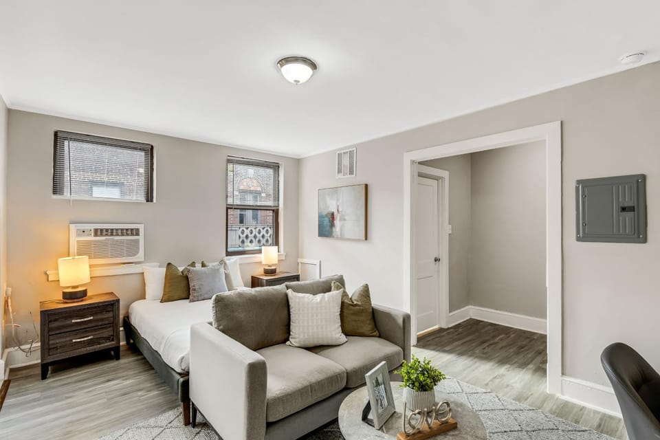 Lennox C201 Furnished Studio ATT Students Apartment in Philadelphia