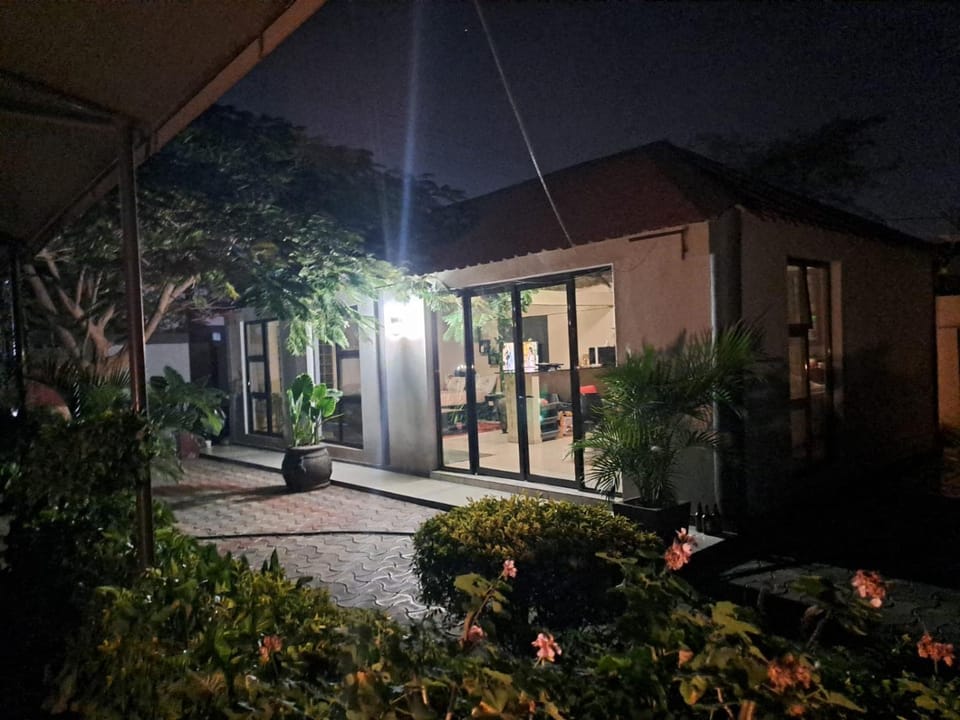 Property building, Bed, Night, Garden, TV and multimedia, Garden view, kitchen