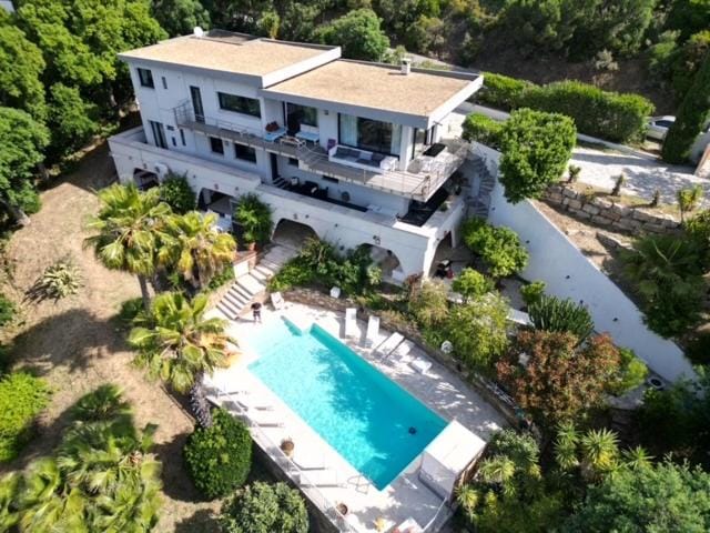 Property building, Bird's eye view, Garden, Pool view, Swimming pool