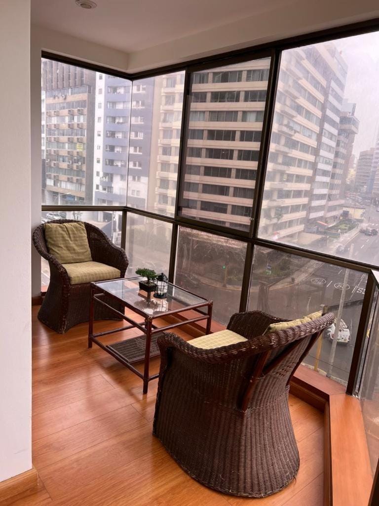 Departamento en Miraflores costado Hotel Hilton Apartment in Miraflores