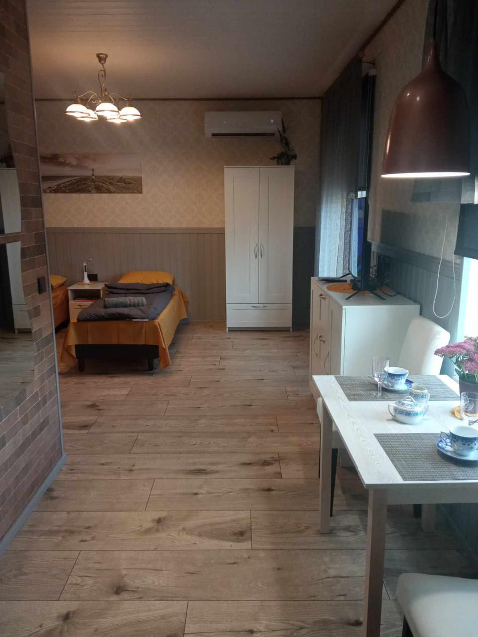 Photo of the whole room