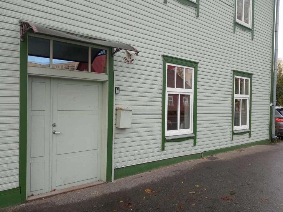 Property building, Day