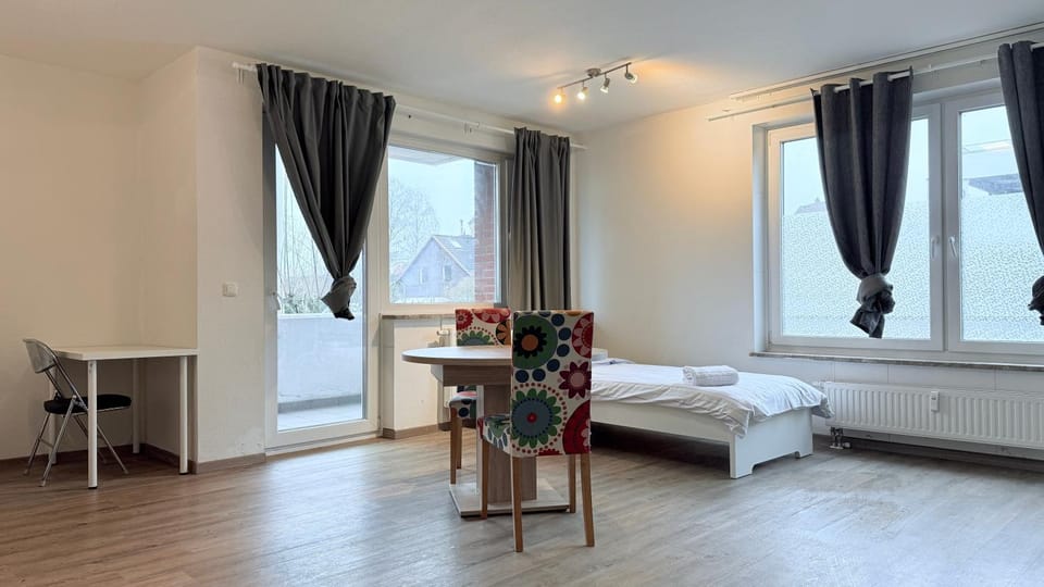 Bed, Photo of the whole room, Bedroom, internet, towels