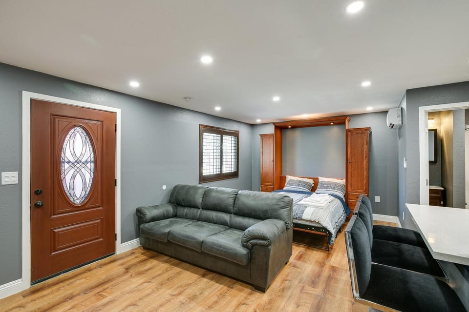 3 Mi to SoFi Stadium! Hidden Gem in Hawthorne Apartment in Hawthorne