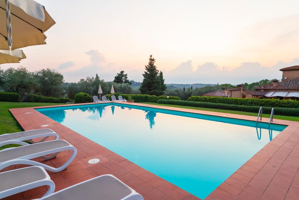 Property building, Day, Natural landscape, Garden, View (from property/room), City view, Garden view, Landmark view, Mountain view, Pool view, Swimming pool, Swimming pool, Sunset, sunbed