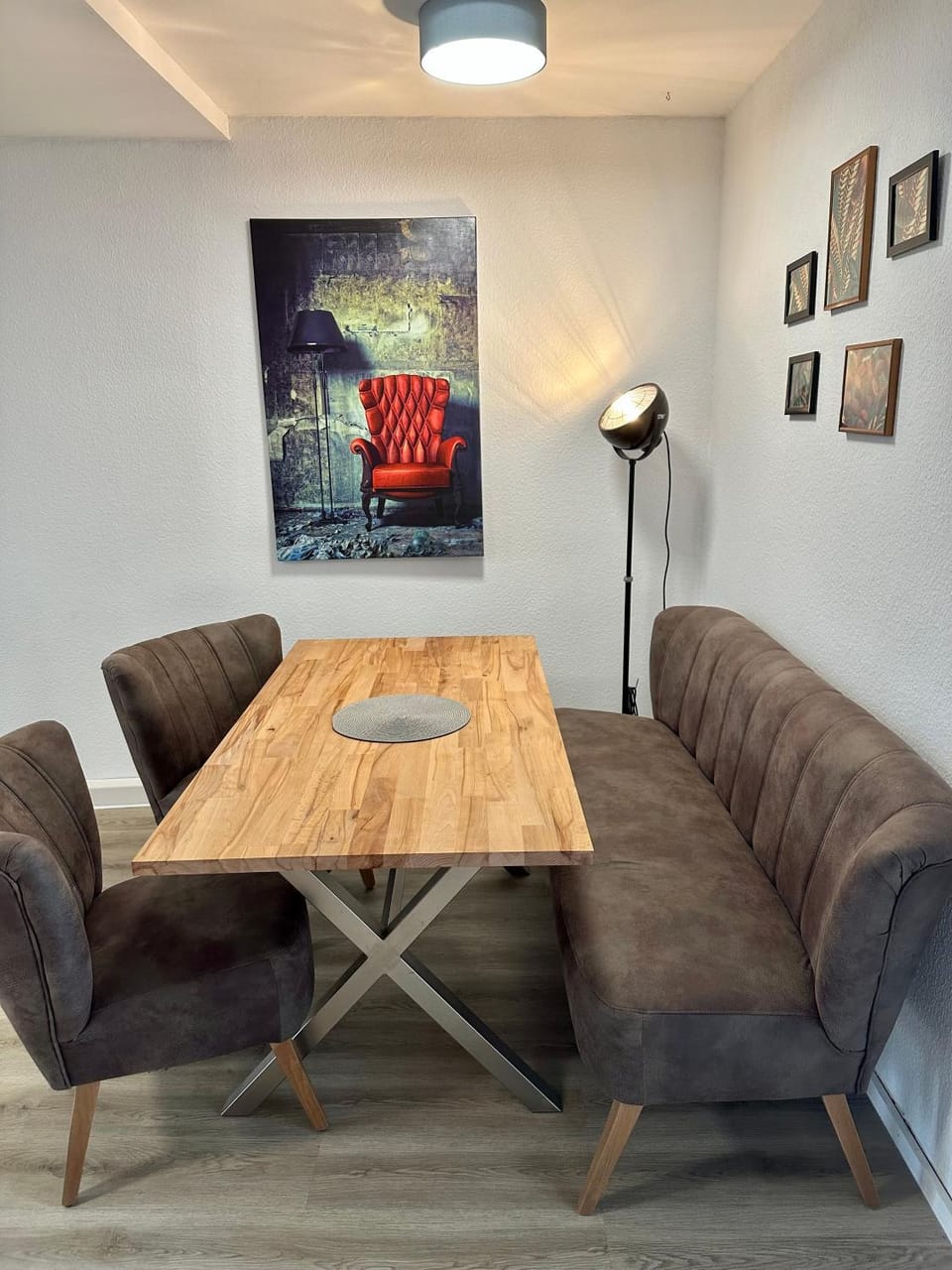 Seating area, Dining area