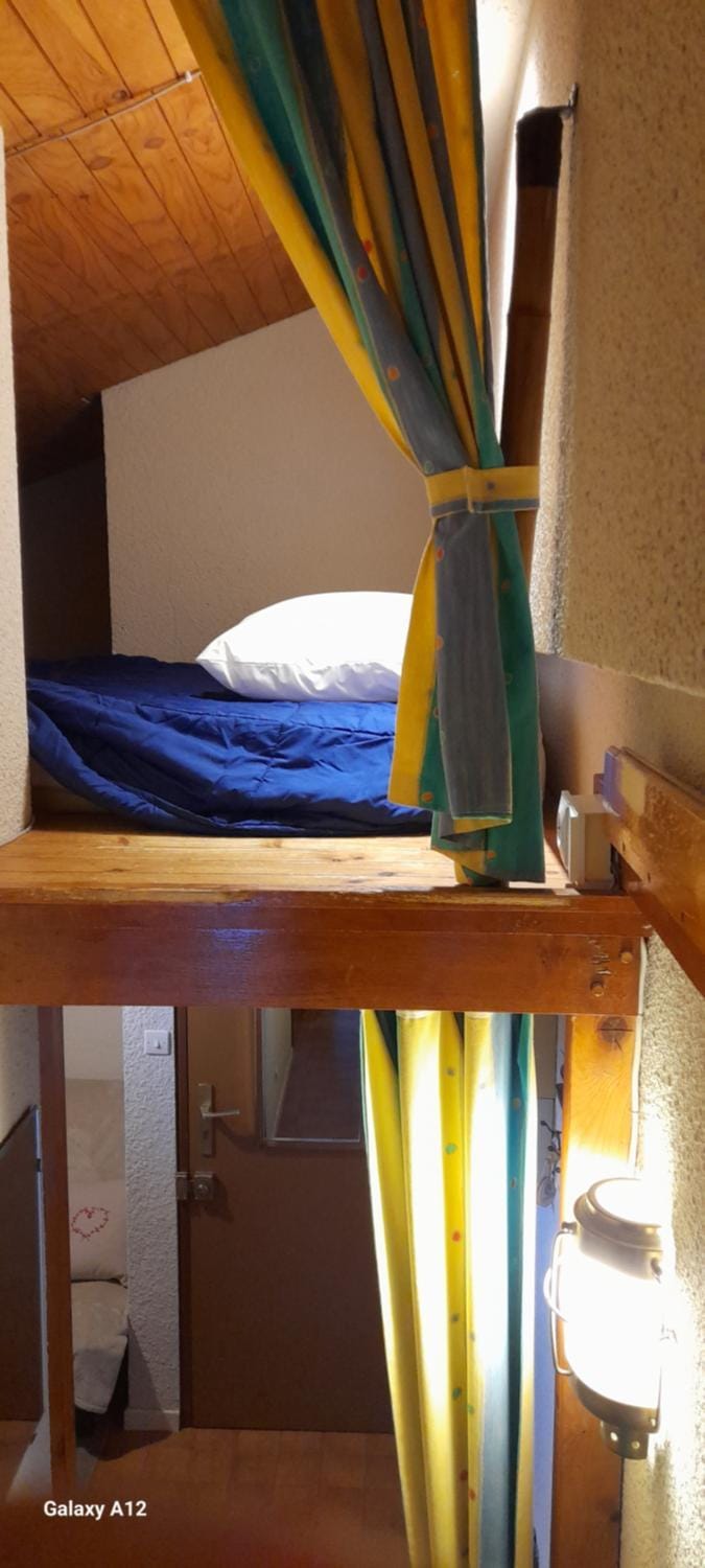 bunk bed