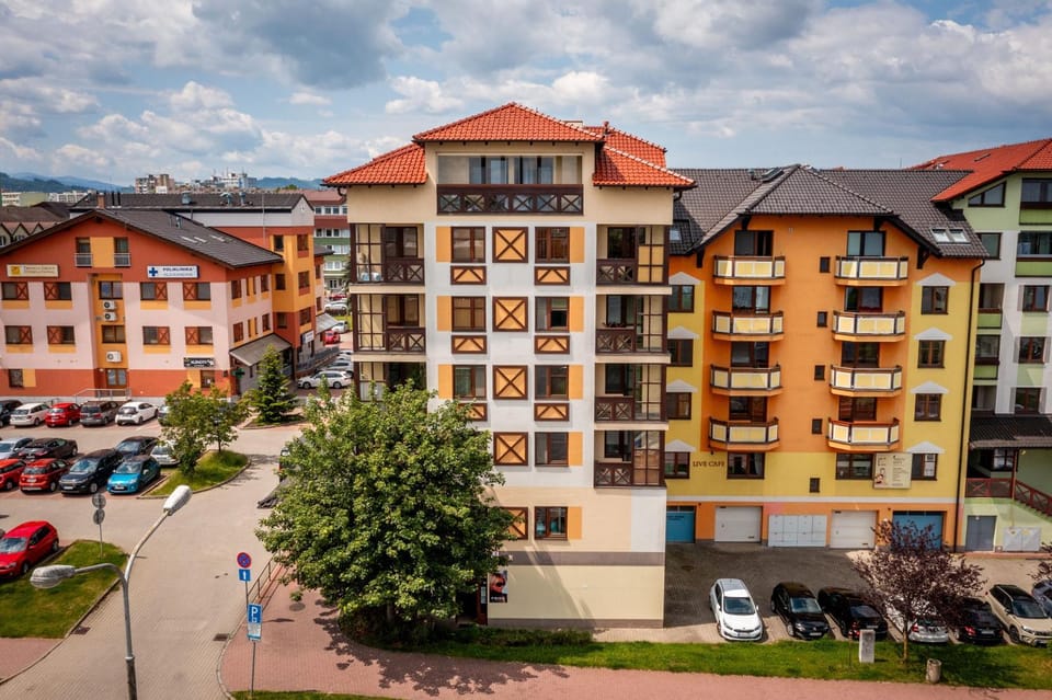 Day, Neighbourhood, Bird's eye view, Street view, Location, Parking
