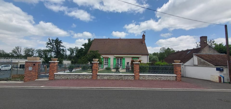 Gîte du canal rue de la Tuilerie House in Centre-Val de Loire