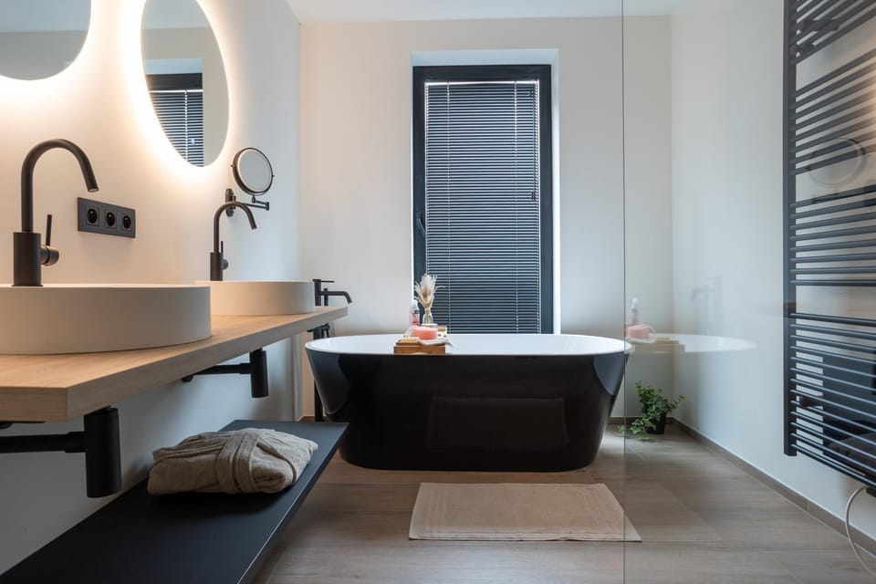 Bathroom, towels