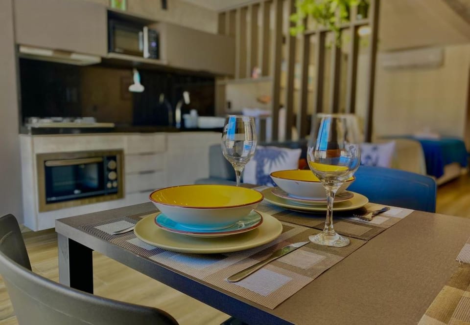 Seating area, minibar, stove