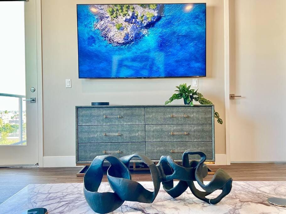 Designer Hollywood Penthouse with Private Balcony on Sunset Apartment in Hollywood