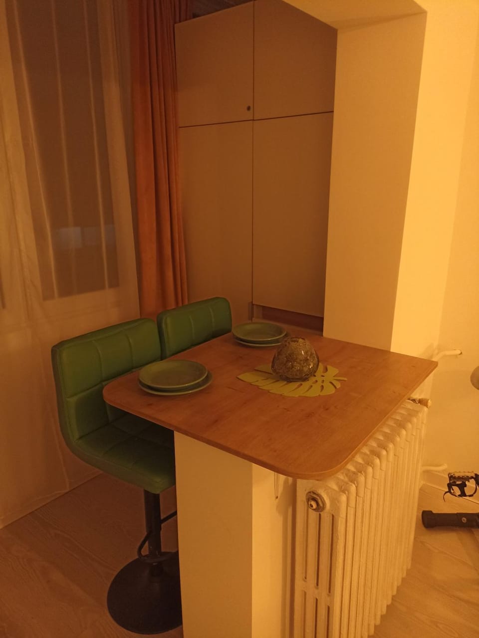 Seating area, Dining area