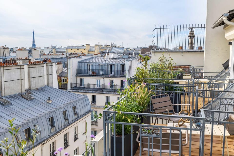 View (from property/room), Balcony/Terrace, City view