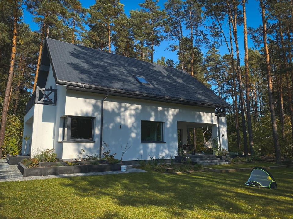 Property building, Day