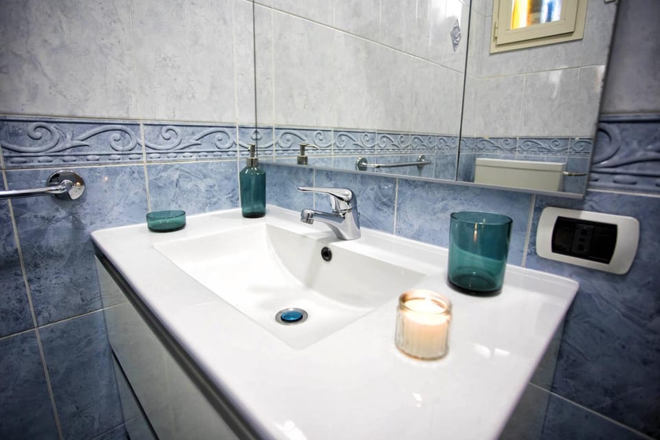 Casa Pelusa: Apartment near Maradona Murales Apartment in Naples