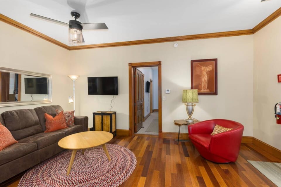 Condo in the Heart of Douglas House in Douglas