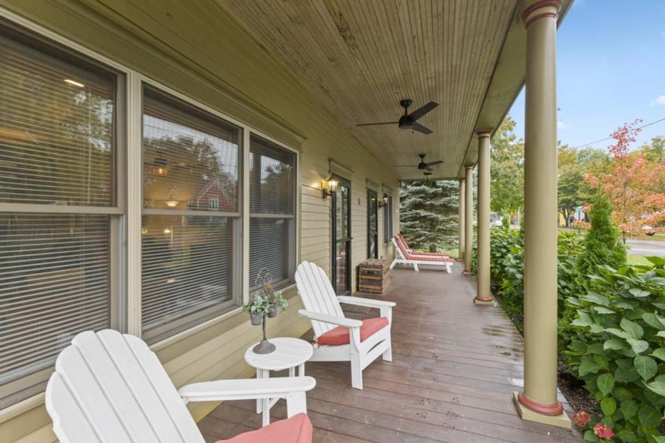 Condo in the Heart of Douglas House in Douglas