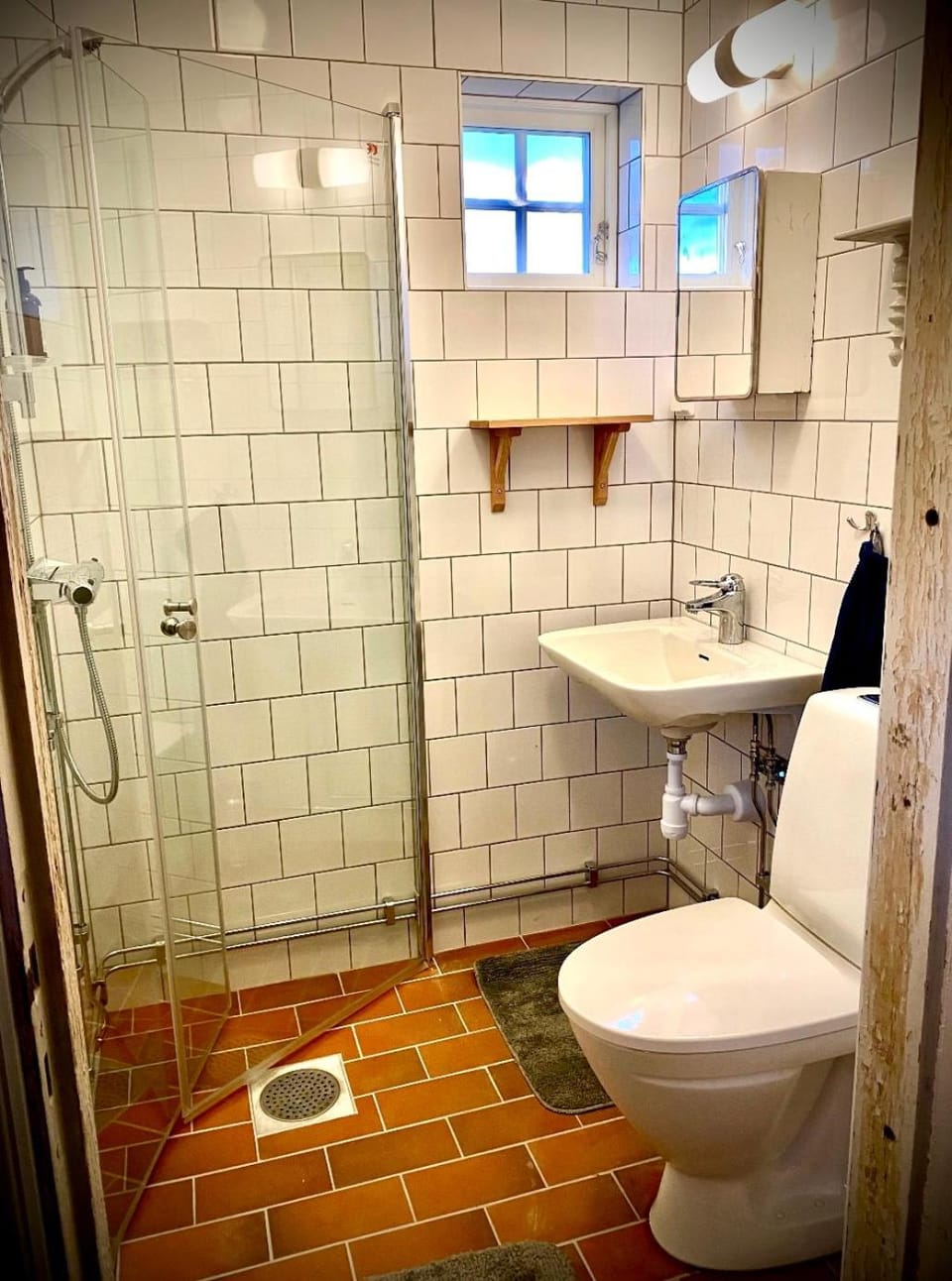 Shower, Toilet, Bathroom