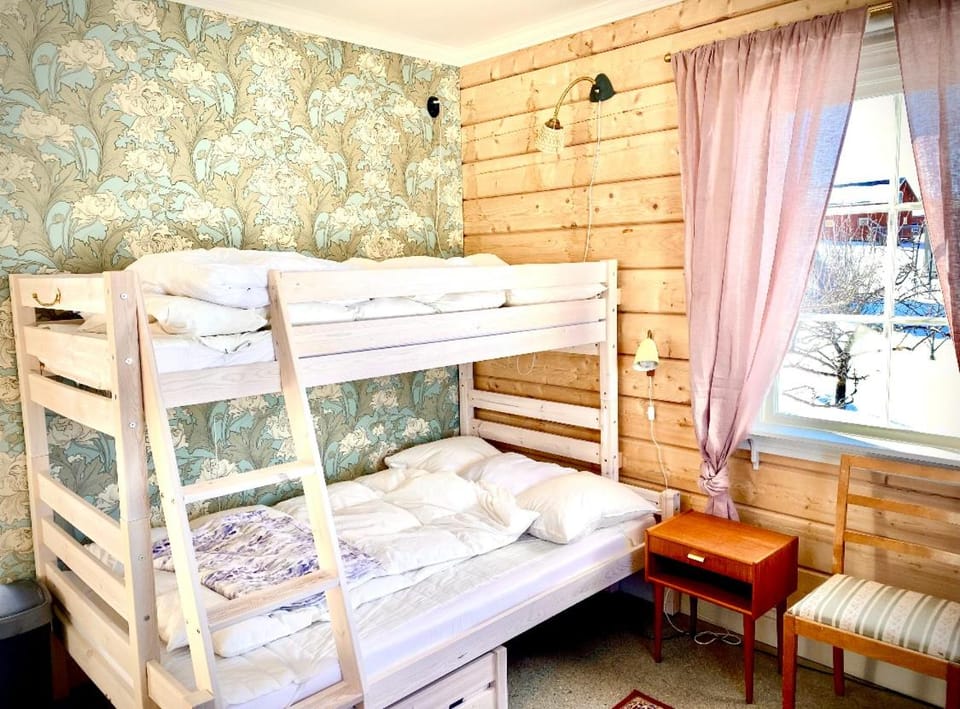 bunk bed