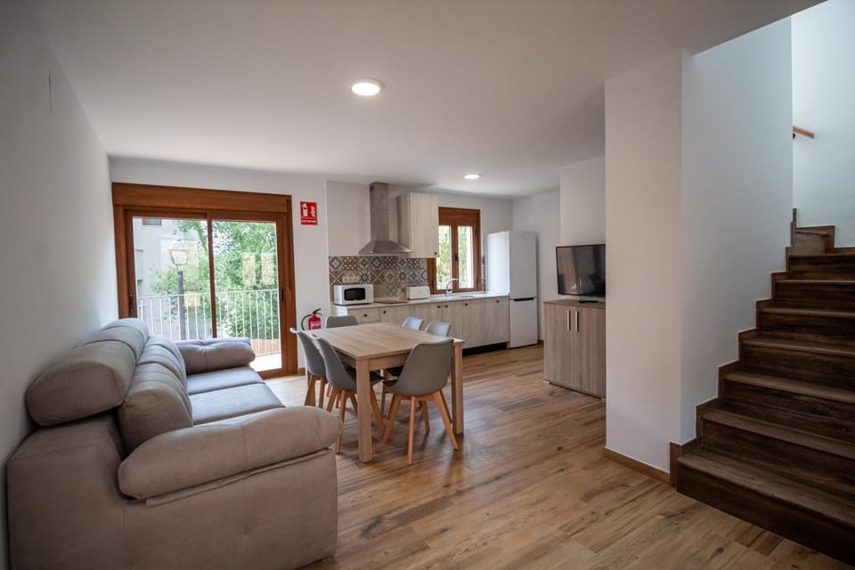 TV and multimedia, Kitchen or kitchenette, Living room, Seating area, Dining area, minibar