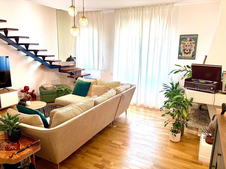 Communal lounge/ TV room, Living room