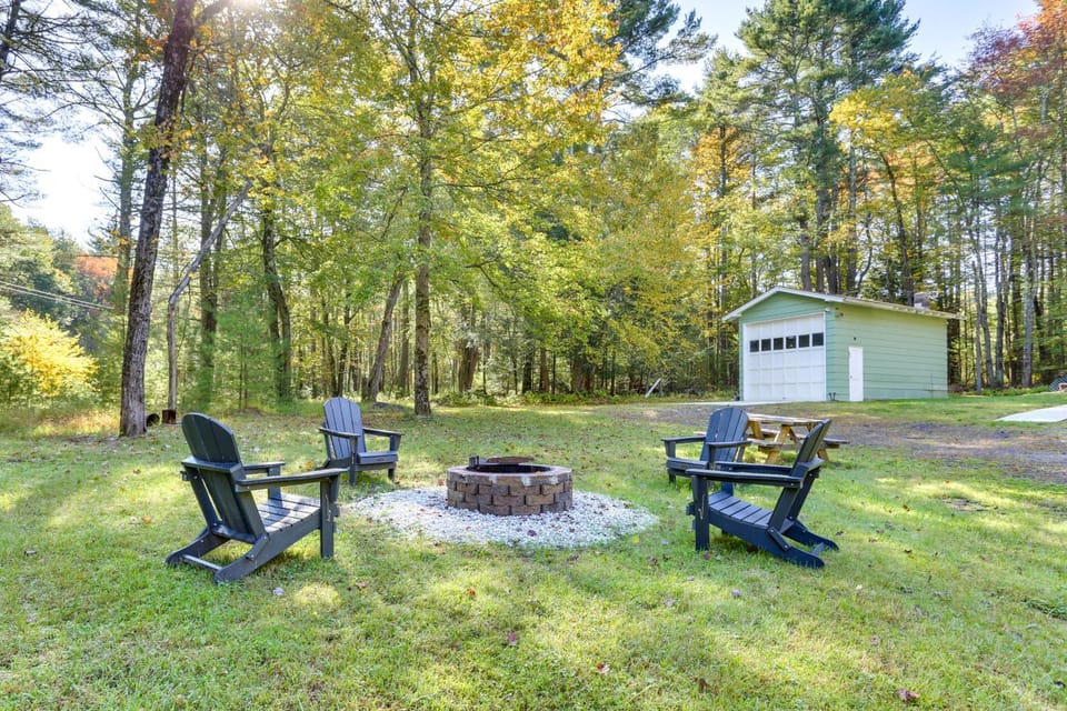 Glen Spey Cabin with Deck: 1 Mi to Mohican Lake! Cabin in New York