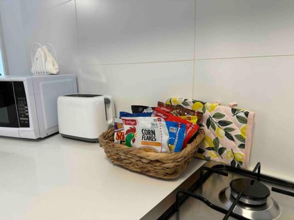 Coffee/tea facilities, Kitchen or kitchenette, Food and drinks, Food, minibar, oven