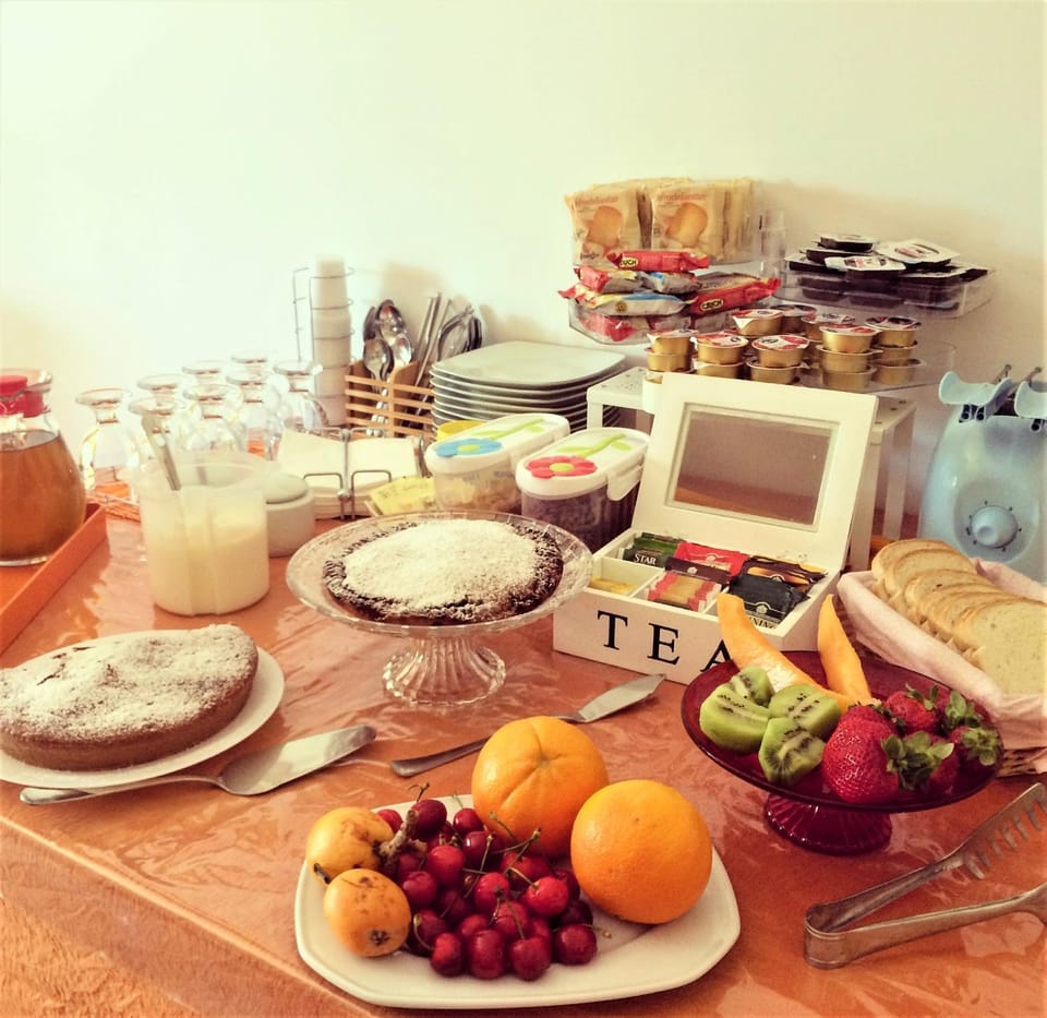 Buffet breakfast, Italian breakfast