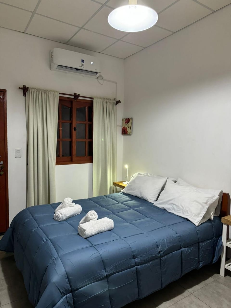 Bed, Bedroom, towels, air conditioner