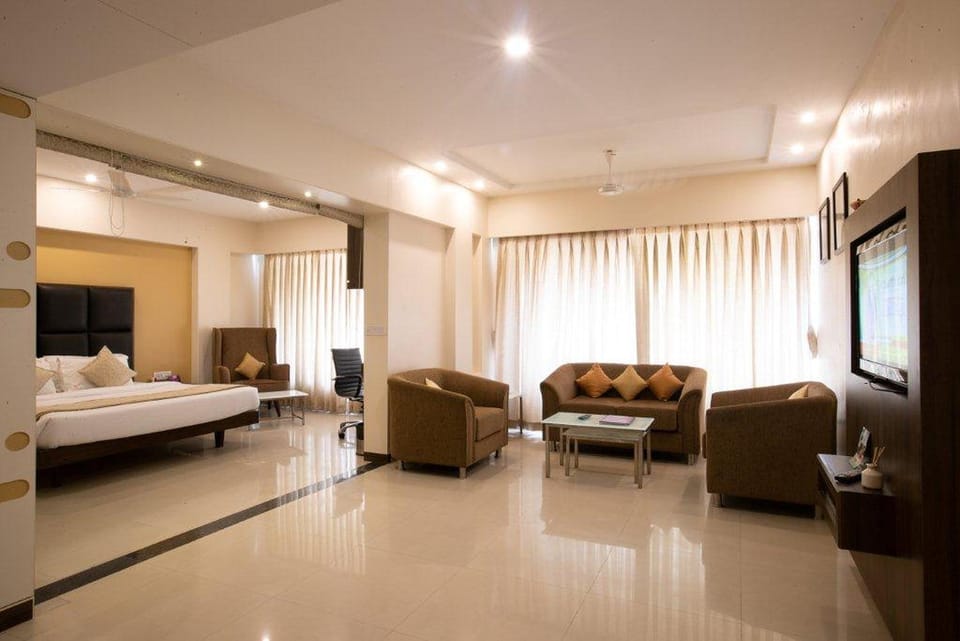 TV and multimedia, Photo of the whole room, Bedroom