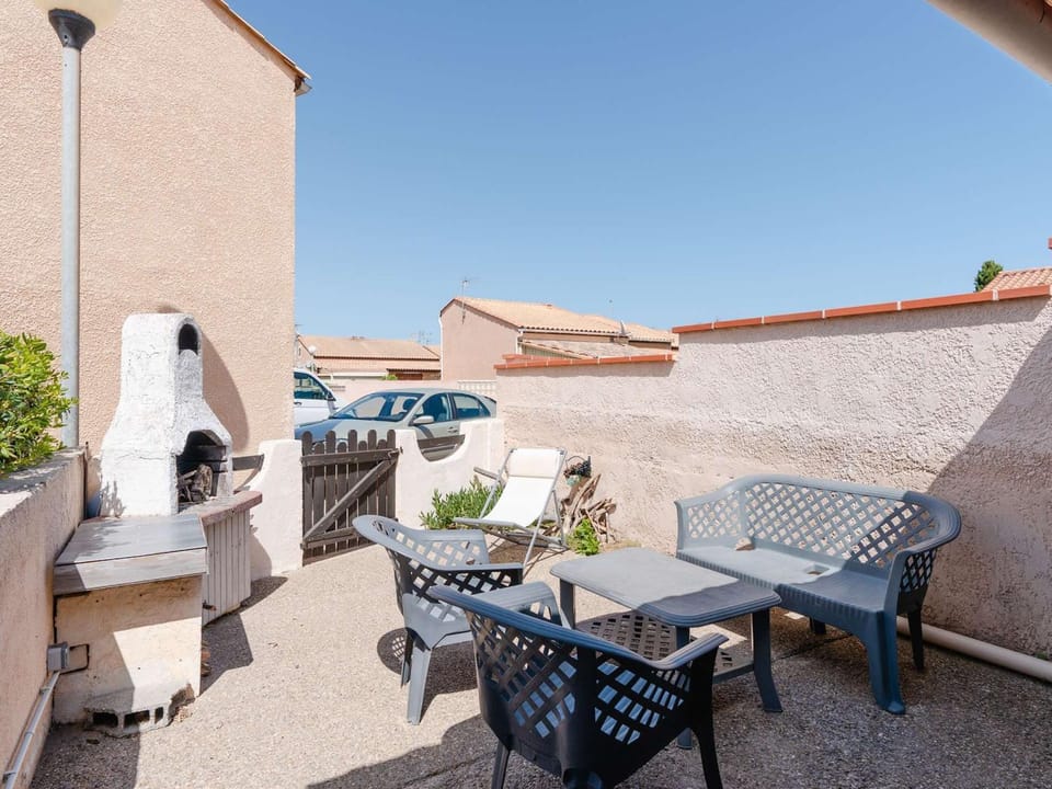 Pavillon Studio Mezzanine Gruissan Ayguades - Animaux Bienvenus, Parking Gratuit - FR-1-409-197 Villa in Gruissan