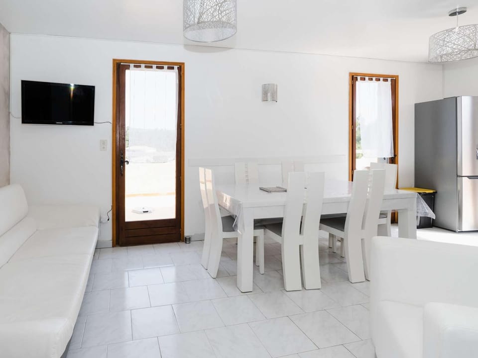 Villa familiale spacieuse à Narbonne-Plage pour 6 pers, parking privé, animaux admis - FR-1-409-194 Villa in Narbonne