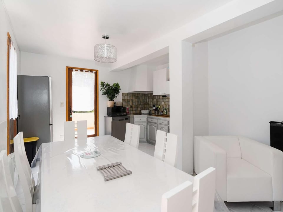 Villa familiale spacieuse à Narbonne-Plage pour 6 pers, parking privé, animaux admis - FR-1-409-194 Villa in Narbonne