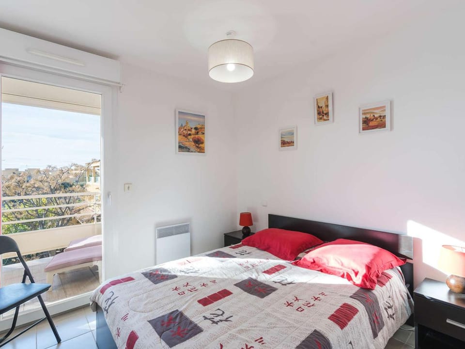 Appartement moderne 3 pièces, à 300m plage, parking, WIFI, Narbonne-Plage - FR-1-409-214 Apartment in Narbonne