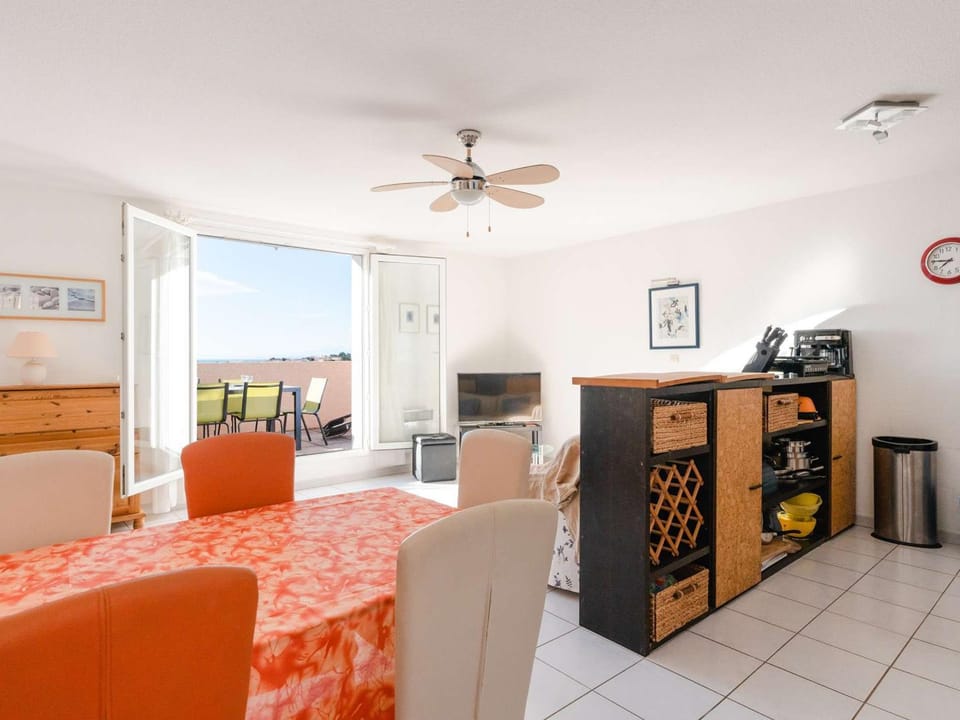 T3 avec piscine, terrasse vue mer et parking privé Apartment in Fleury