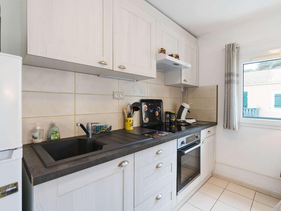 Appartement climatisé avec piscine - 4 pers. - FR-1-409-211 Apartment in Narbonne