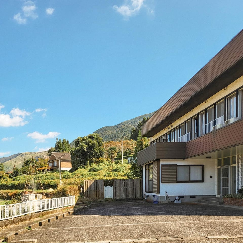 Property building, Day, Natural landscape, Mountain view