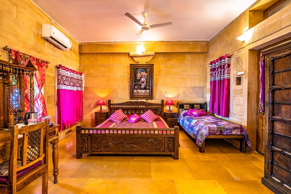 Bed, Photo of the whole room, Bedroom, fireplace, wardrobe, air conditioner