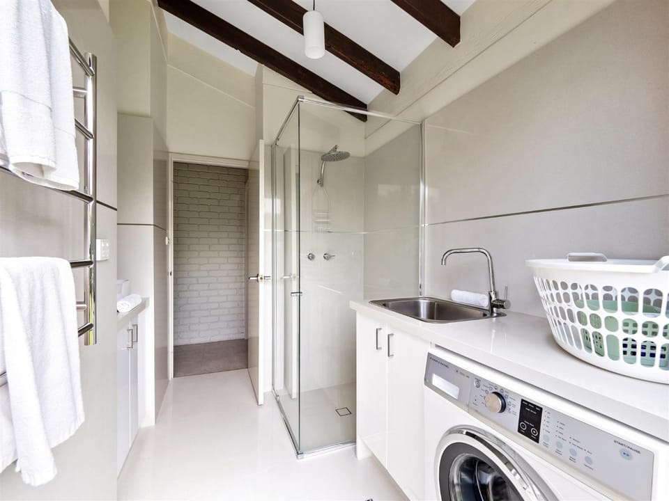 Shower, Bathroom, washing machine